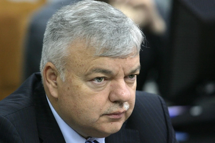 Генерал Антонов е подал оставка, за да стане дипломат