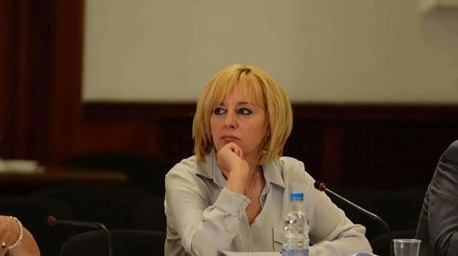 Мая Манолова с повече правомощия 