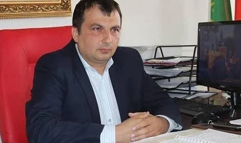 Ще разследват родословното дърво на кмета на Септември