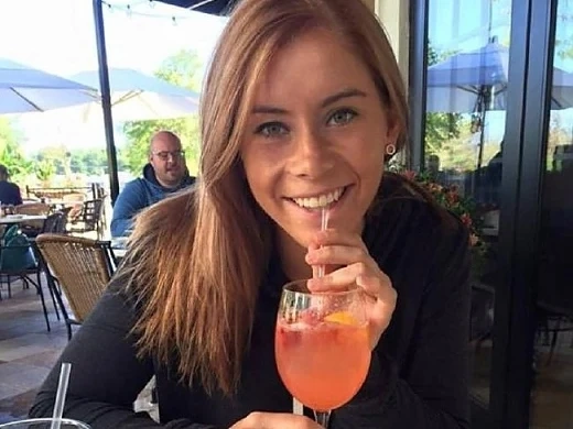 21-годишна учителка се влюбила в ученик        