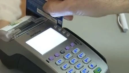 Данъците и осигуровките – без банкови такси 