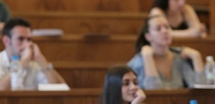 МОН: 6500 студенти с евростипендии