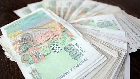 Шестима нови милионери на месец в България