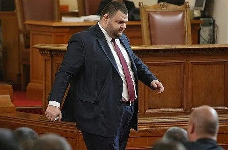 Приеха на второ четене закона на Пеевски за КТБ