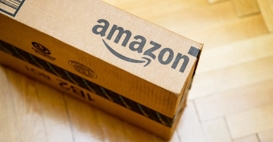 Amazon съкращава стотици свои служители  