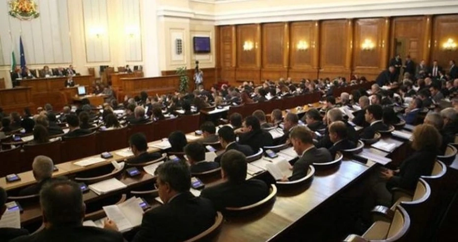 Трима министри в петъчния парламентарен контрол 
