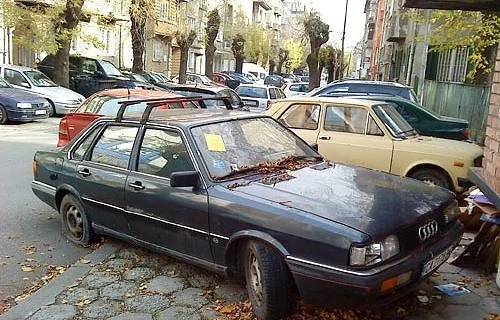 Проблемът със старите коли! Стотици изоставени автомобили в София  