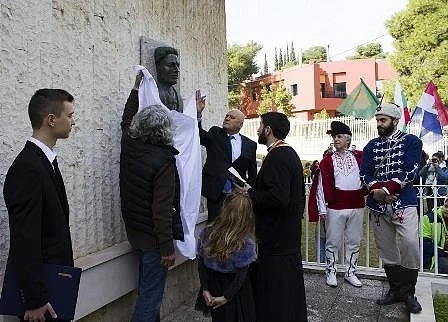 Паметна плоча на Васил Левски бе открита в посолството на България в Атина (СНИМКИ)