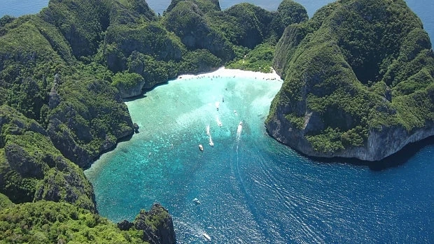 Тайланд затваря за 3 месеца плажът Maya Bay 