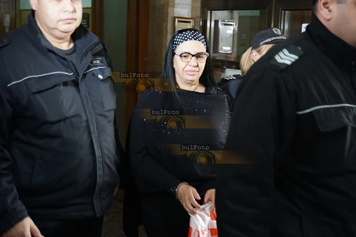 Анита Мейзер отново смени показанията си в съда