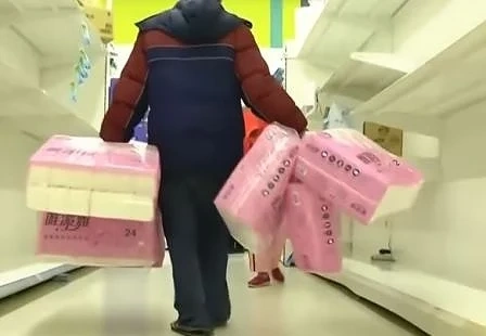 Паника за тоалетна хартия в Тайван (СНИМКИ+ВИДЕО)
