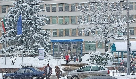 Болницата във Враца плащала заплата на лекар, който никога не е работил там