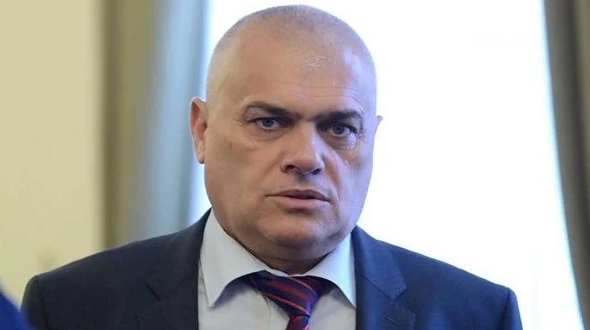 Валентин Радев: Запалена бъркалка е причинила инцидента в завод \