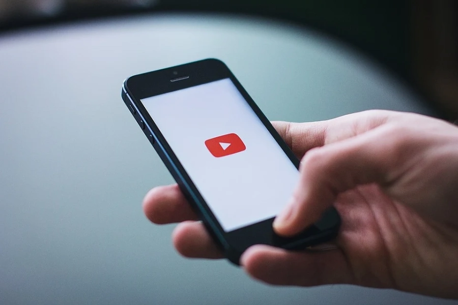 Скоро ще можем да излъчваме директно в YouTube от телефоните си