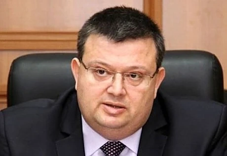 Главният прокурор подава жалба заради ЕГН-то му, лъснало в нета