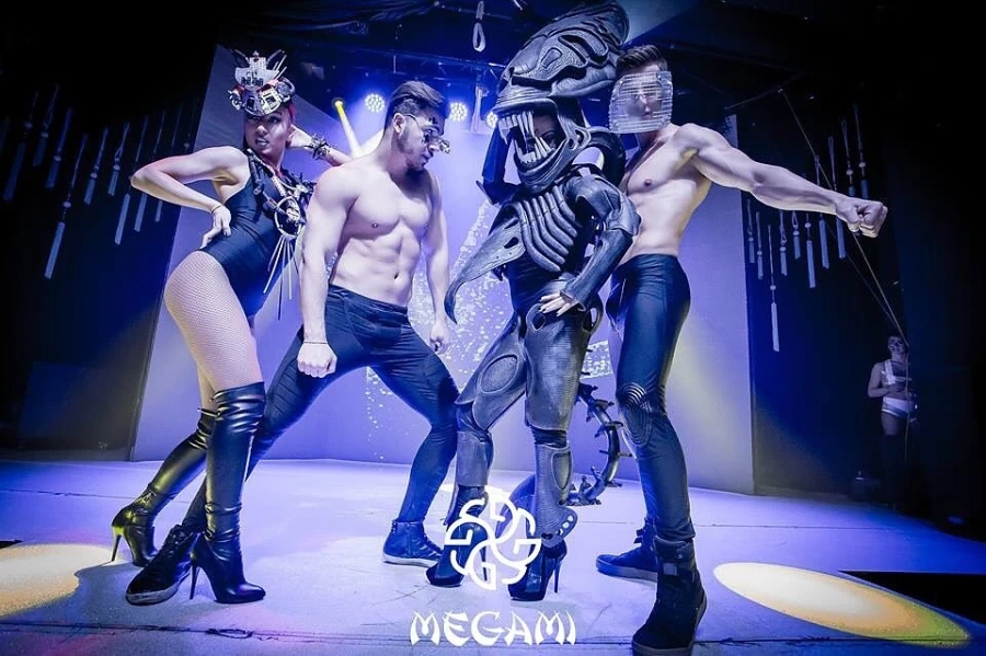 Извънземни и роботи превзеха този уикенд Megami Club – Hotel Marinela