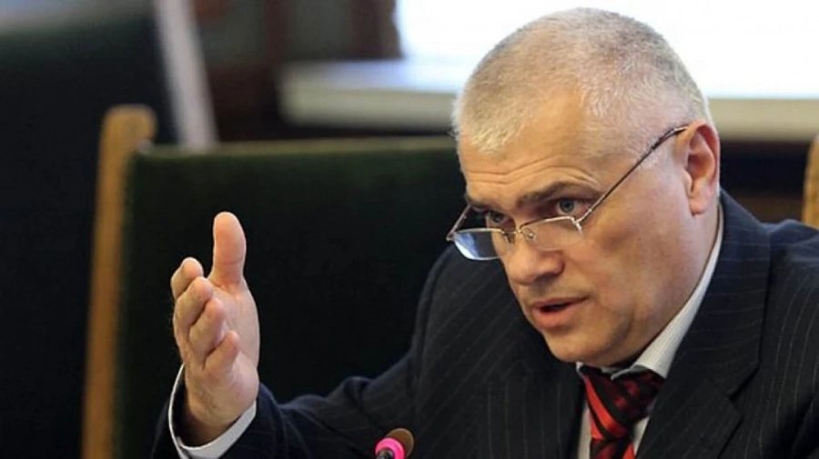  Валентин Радев: Двама шефове на аерогари са уволнени 