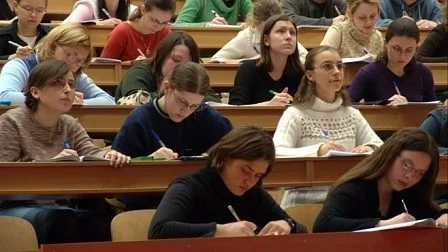 Над 41 000 студенти са получили европейски стипендии за успех и за специални постижения