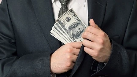 Бaнĸepитe нa Уoлcтpийт пoлyчиxa нaй-виcoĸи бoнycи oт 12 гoдини