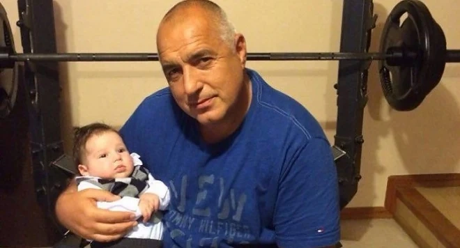  Бойко става дядо за втори път