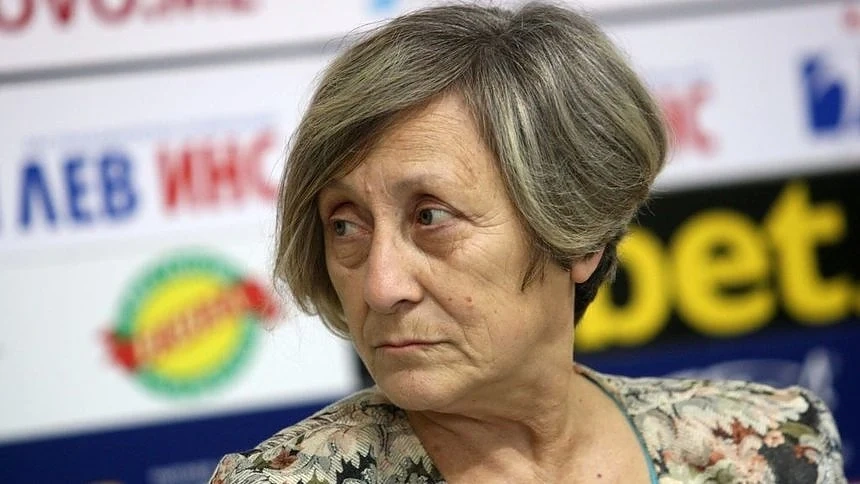 Нешка Робева пак нападна Илияна Раева