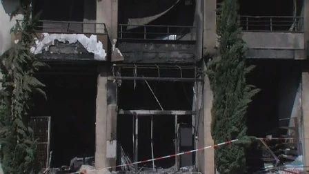 Опожареният блок в Сандански сочи към умишлен палеж