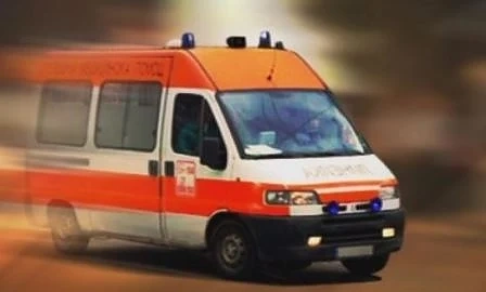 Автобус се обърна на магистрала \