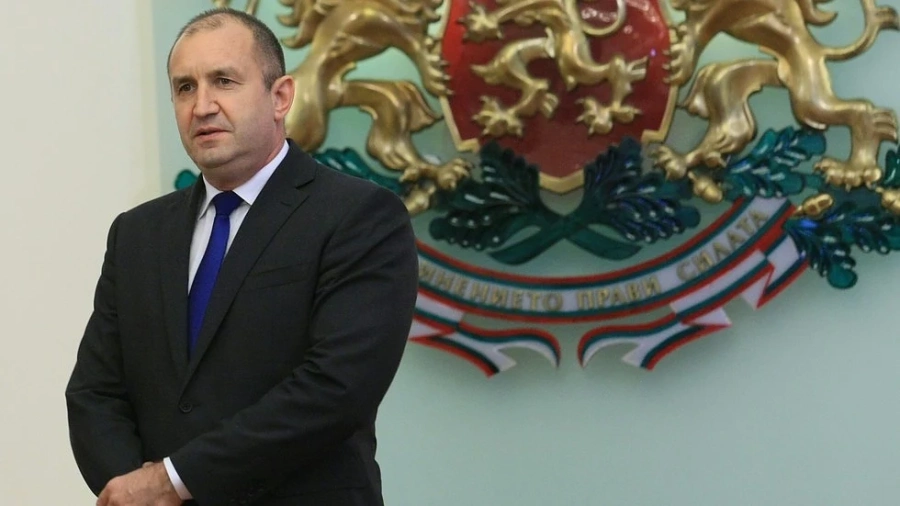 Румен Радев изнася лекция пред студентите в УНСС
