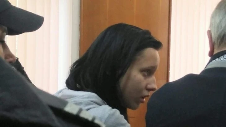 Пуснаха Габриела, блъснала 10 автомобила на паркинг