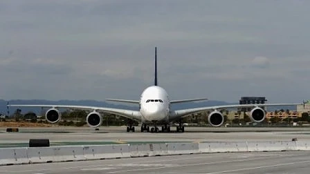 Пускат полети с нови дестинации от  летищата във Варна и Бургас  