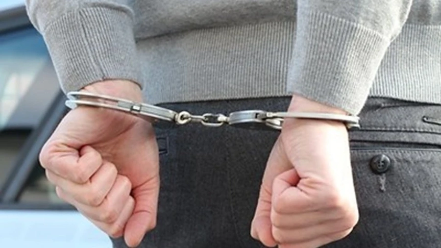 Оставиха в ареста мъжа, задържан за хвърляне на бомбичка на мача Левски-ЦСКА