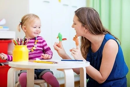 849 родители с искане за детегледачка, за да се върнат на работа
