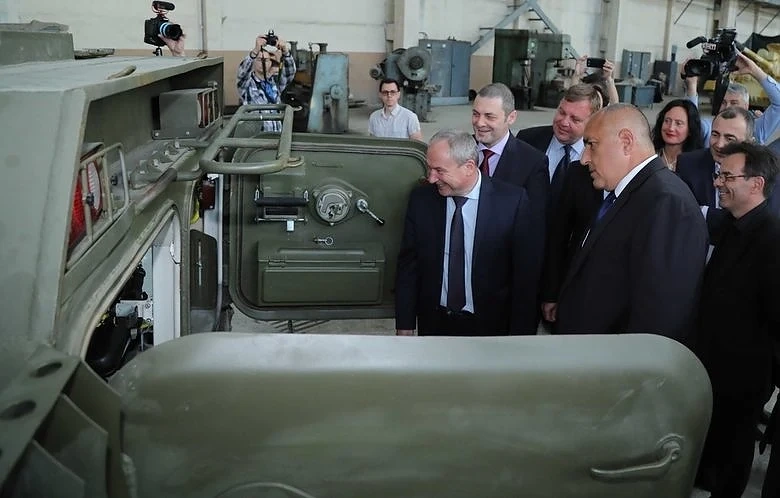 България започва модернизация на сухопътните си бойни машини