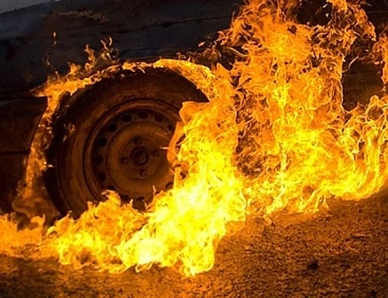 Автобус край Ветрен се самозапали