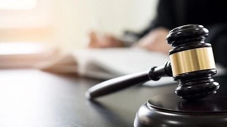 Полицай осъден на 3 години затвор за подкуп