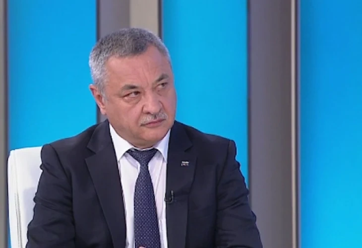 Валери Симеонов: Болестно състояние е търкането на билетчета