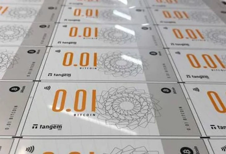 Биткойнът ще се предлага и като смарт-банкноти