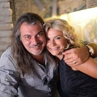 Жената на Маги Халваджиян побесня в социалната мрежа