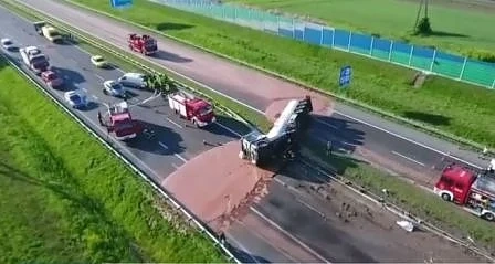 12 тона течен шоколад  по магистралата в Полша