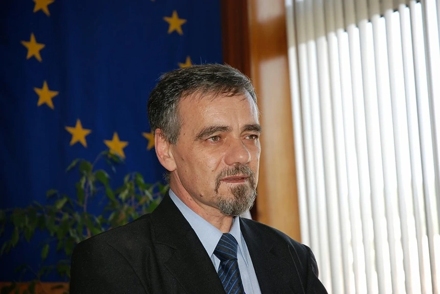 Евродепутат от ГЕРБ: До 2025 г. за половината работни места ще изискват висше образование 