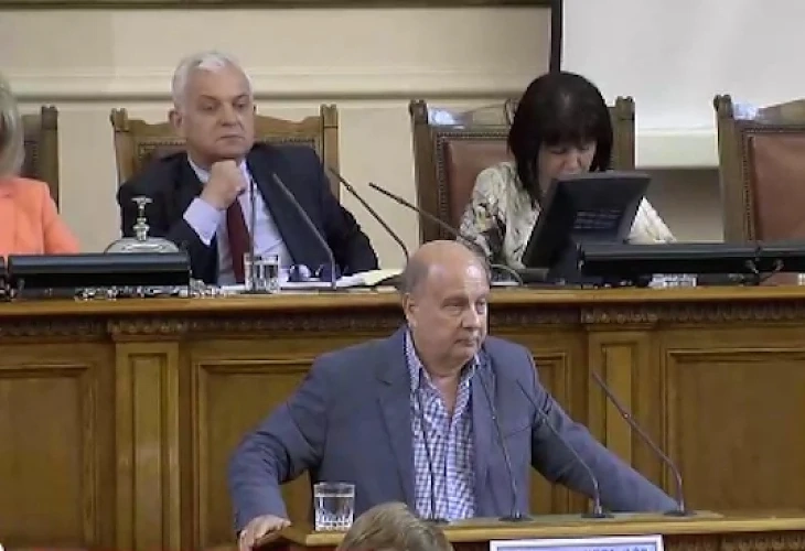 Георги Марков разби Нинова от парламентарната трибуна 