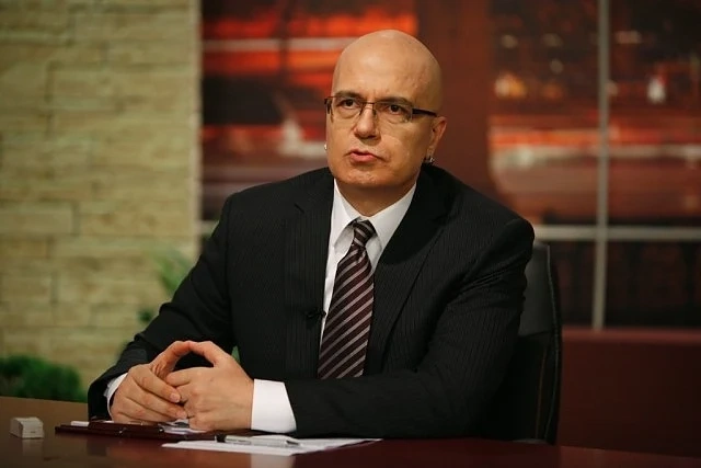 Слави продължава да търси кандидат-политици