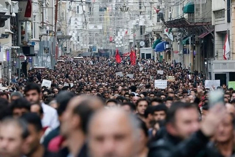Хиляди излязоха на протест в Истанбул