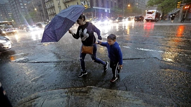 Силни бури причиниха хаос в САЩ 