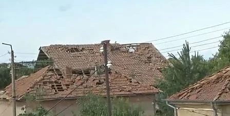 Разрушения след бурята в Плевенско