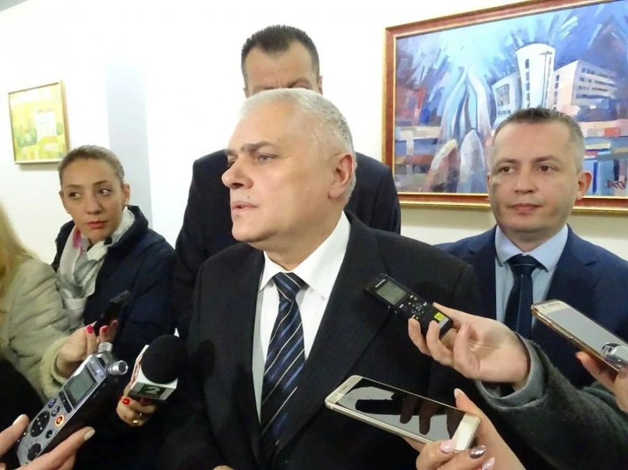 Валентин Радев посети пострадалите от бурята в Плевен и Гривица 