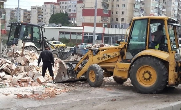 Бутат незаконни постройки в Столипиново 