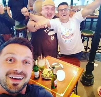 Андрей поля първата си рожба с Александър Сано и Ути Бъчваров 