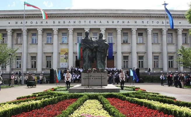 Започна празничното шествие по повод 24 май 