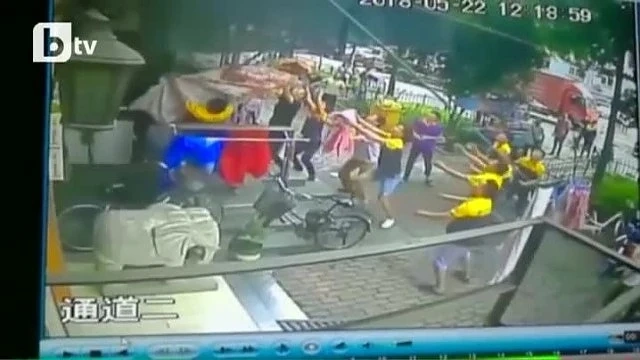 Момче падна от шестия етаж и оцеля в Китай 